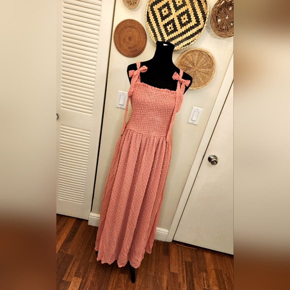 Swiss Dot Maxi Dress With Tie Straps And Side Split - Picture 5 of 8